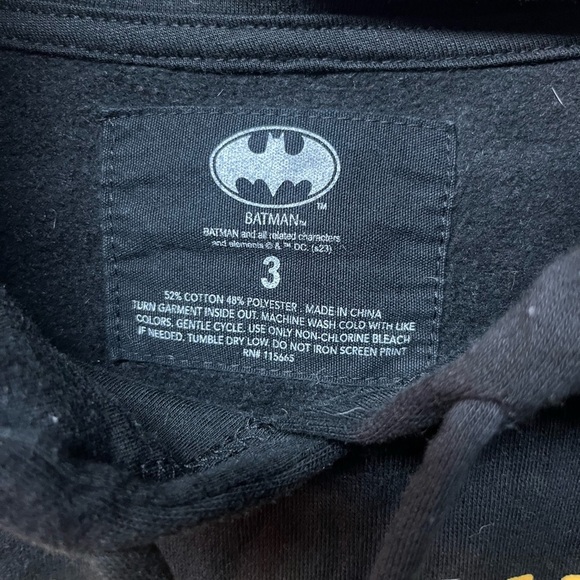 Batman Black Hoodie with Iconic Logo - Picture 3 of 4